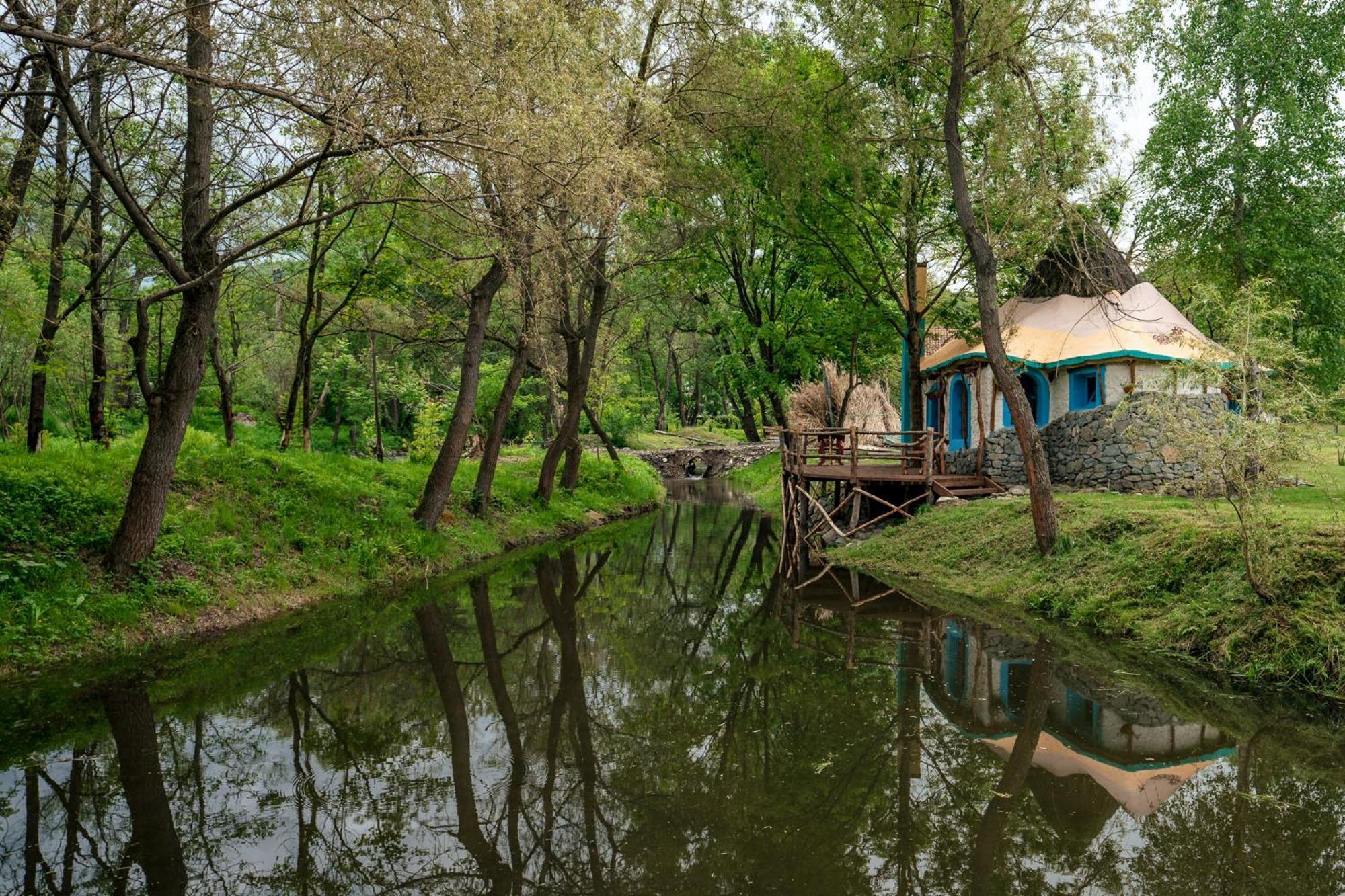 Viewtopia The Secret Land วาเลีย ดรากานูลุย ภายนอก รูปภาพ